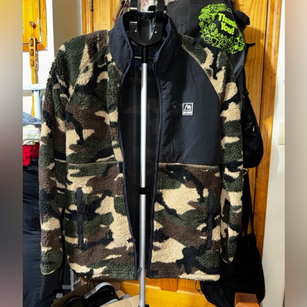 American Eagle Outfitters Men’s I Camo I Mesh-Lined Jacket I Size M I Sherpa